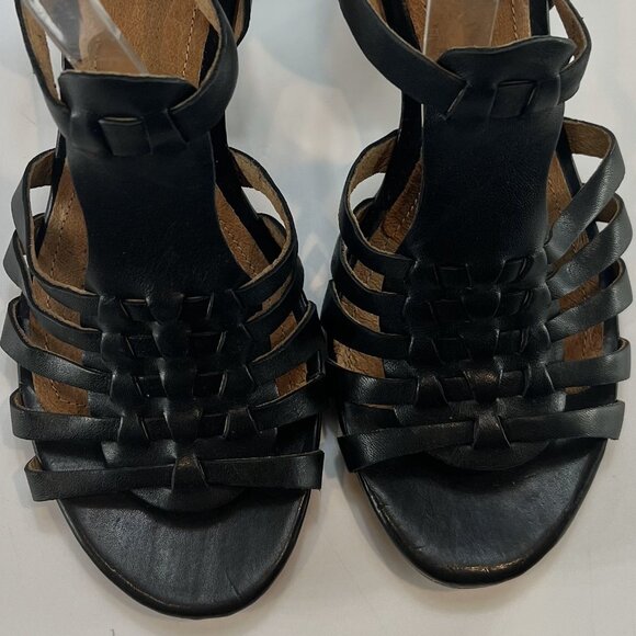 Clarks Artisan Leather Sandals - Picture 12 of 12